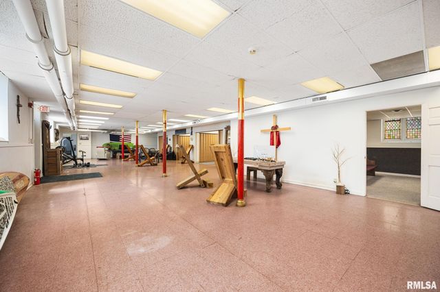 1601 NE MADISON Avenue, Peoria, IL 61603