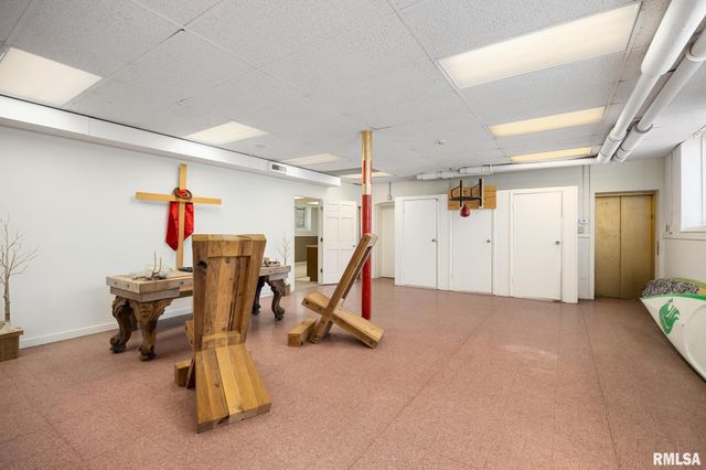 1601 NE MADISON Avenue, Peoria, IL 61603