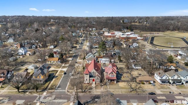 1601 NE MADISON Avenue, Peoria, IL 61603