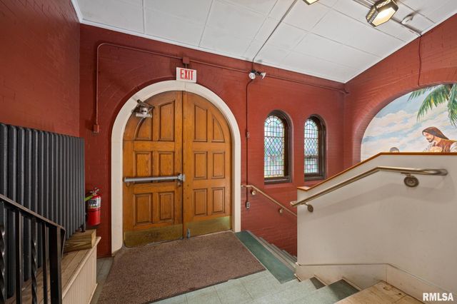 1601 NE MADISON Avenue, Peoria, IL 61603