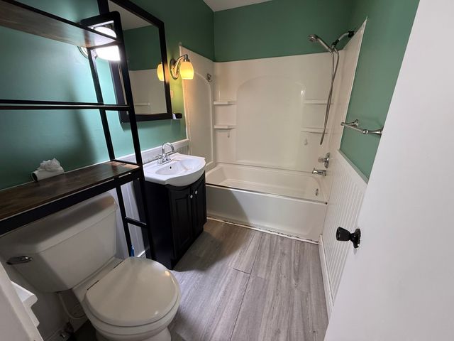 1417 Glenwood Avenue, Joliet, IL 60435