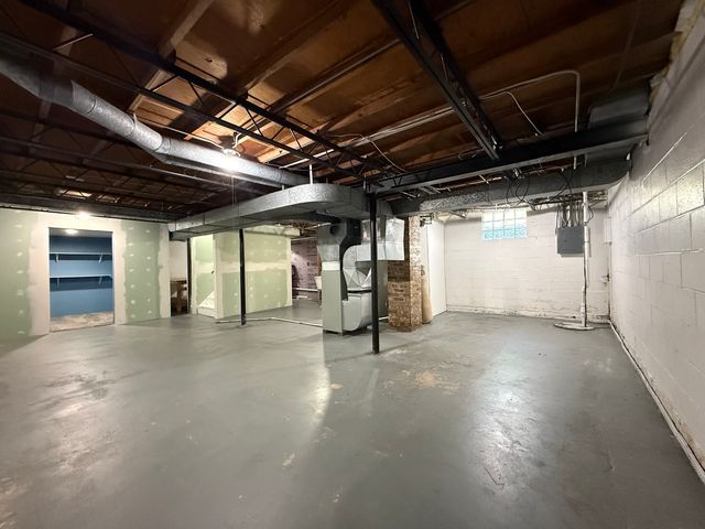 1417 Glenwood Avenue, Joliet, IL 60435