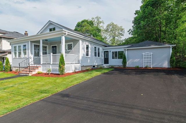 1388 Central St, Stoughton, MA 02072