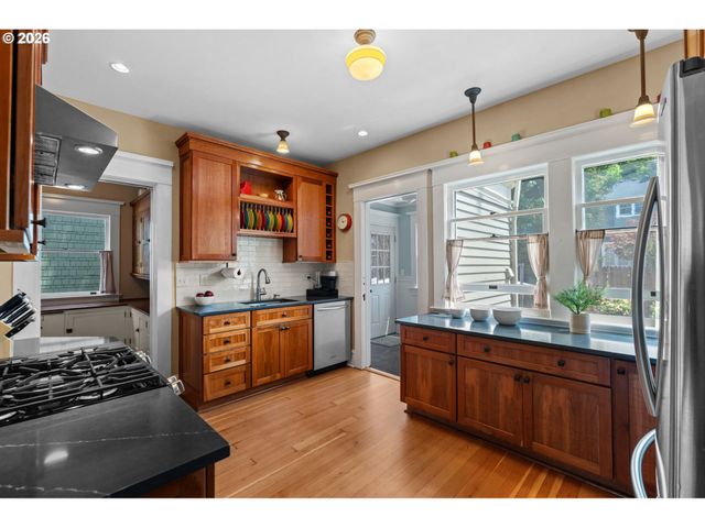3554 Ne 26TH Ave, Portland, OR 97212
