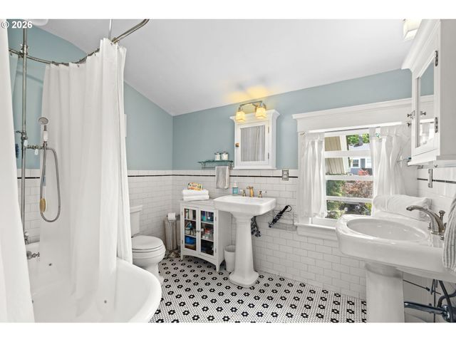 3554 Ne 26TH Ave, Portland, OR 97212