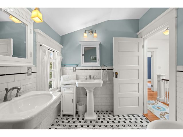 3554 Ne 26TH Ave, Portland, OR 97212