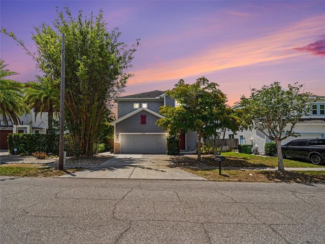 2424 WOOD STREET, Sarasota, FL 34237