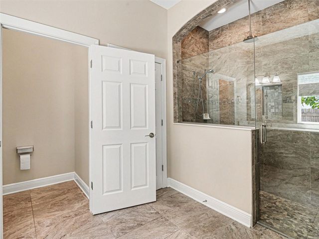 2424 WOOD STREET, Sarasota, FL 34237