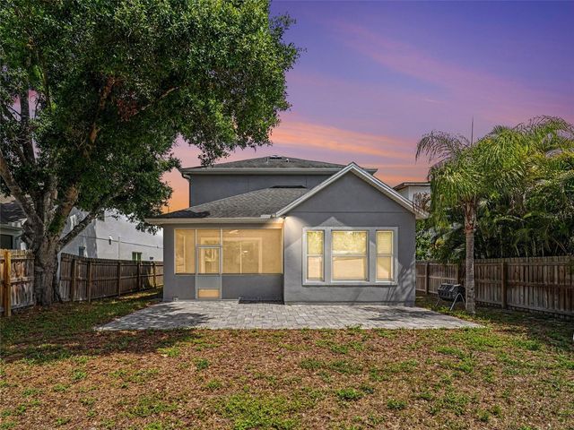 2424 WOOD STREET, Sarasota, FL 34237
