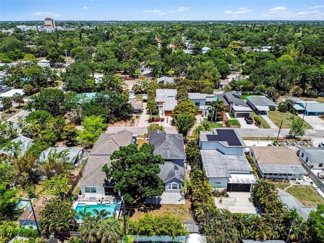 2424 WOOD STREET, Sarasota, FL 34237