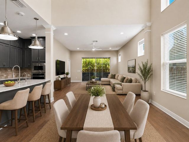 2424 WOOD STREET, Sarasota, FL 34237