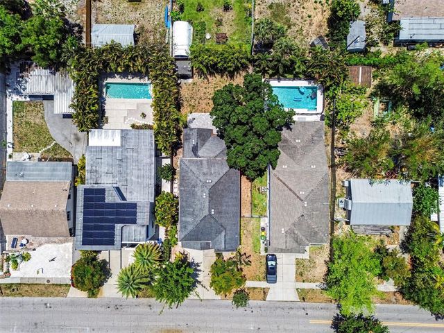 2424 WOOD STREET, Sarasota, FL 34237