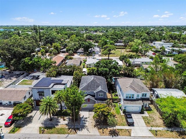 2424 WOOD STREET, Sarasota, FL 34237