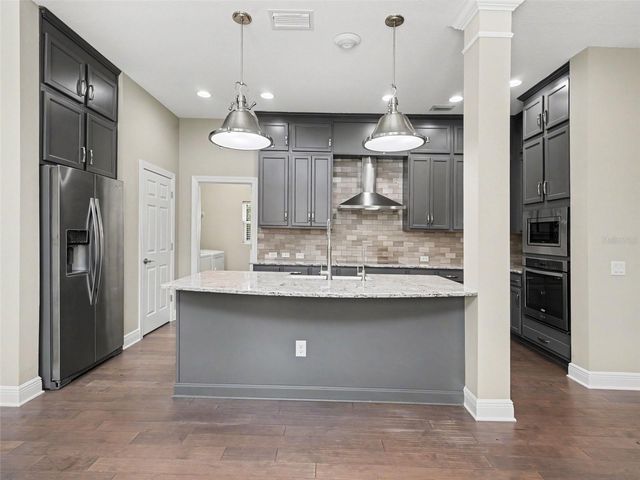 2424 WOOD STREET, Sarasota, FL 34237