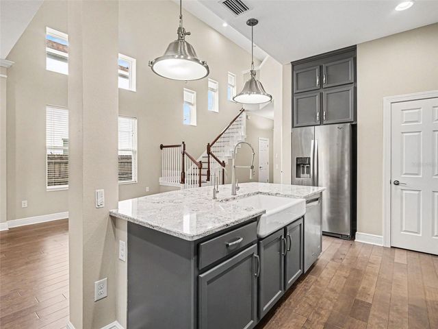 2424 WOOD STREET, Sarasota, FL 34237