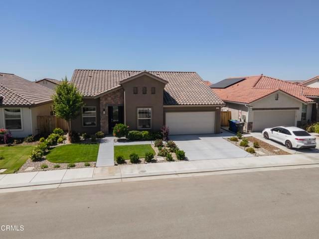 3317 Whispering Forest Lane, Shafter, CA 93263