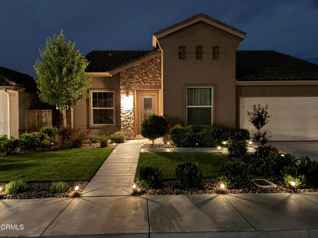 3317 Whispering Forest Lane, Shafter, CA 93263