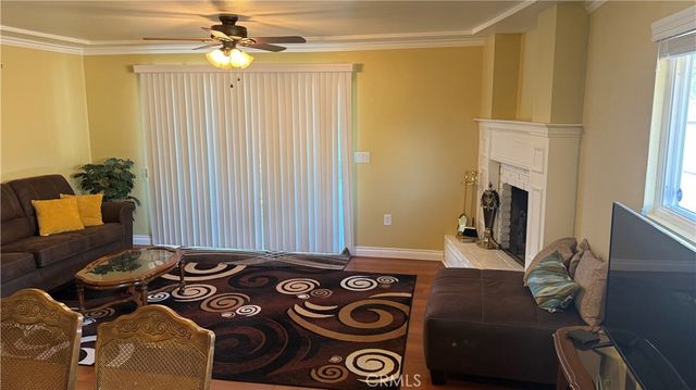 573 N Girard, Hemet, CA 92544