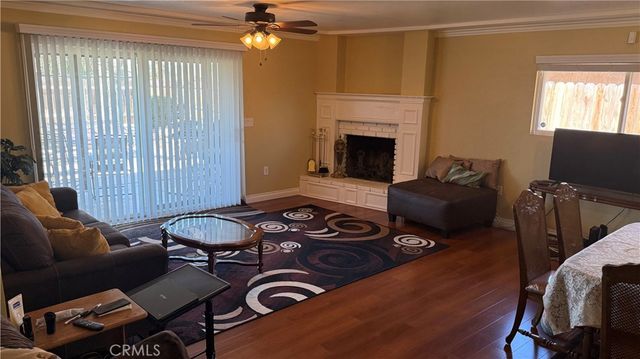 573 N Girard, Hemet, CA 92544