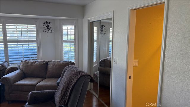 573 N Girard, Hemet, CA 92544