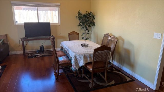 573 N Girard, Hemet, CA 92544