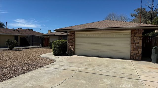 573 N Girard, Hemet, CA 92544