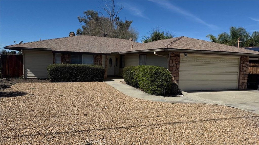 573 N Girard, Hemet, CA 92544