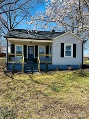 1385 5th Street NE, Hickory, NC 28601