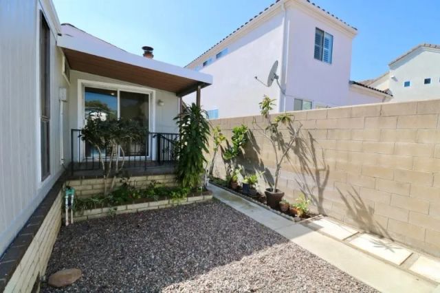 1381 Harbor Lake 32, Brea, CA 92821