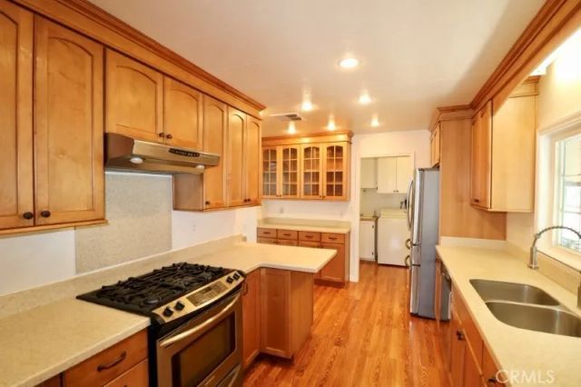 1381 Harbor Lake 32, Brea, CA 92821