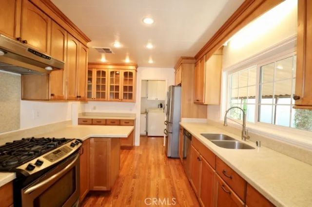 1381 Harbor Lake 32, Brea, CA 92821