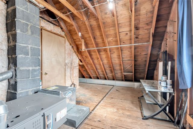 16 Woodcrest Drive, Amherst, NY 14226