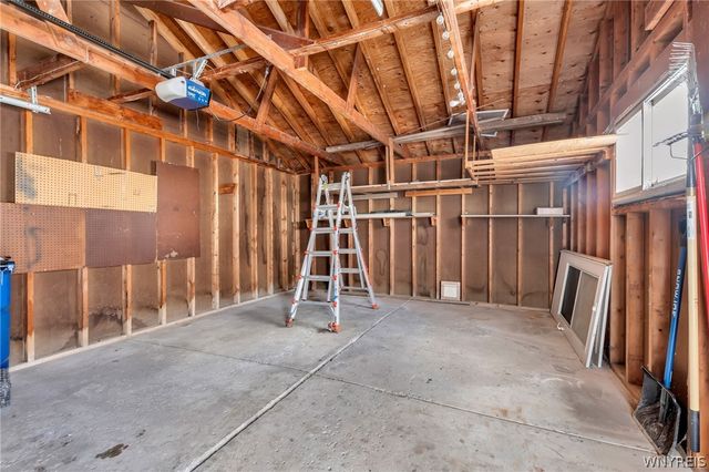 16 Woodcrest Drive, Amherst, NY 14226