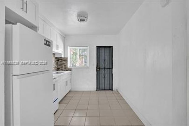 10430 NW 5th Ave, Miami, FL 33150