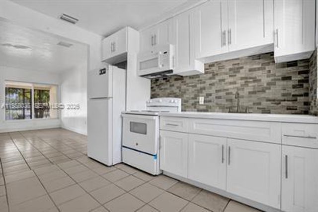 10430 NW 5th Ave, Miami, FL 33150