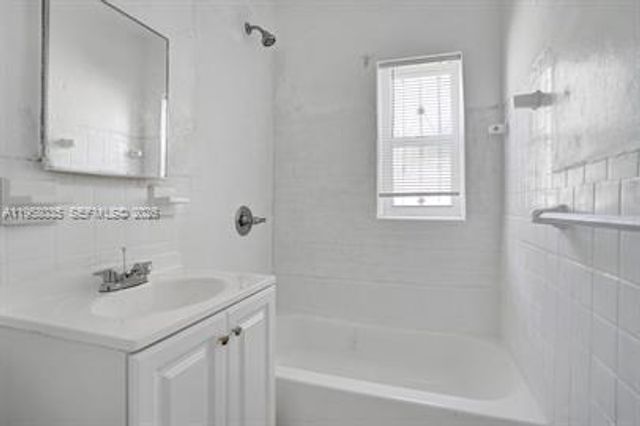 10430 NW 5th Ave, Miami, FL 33150