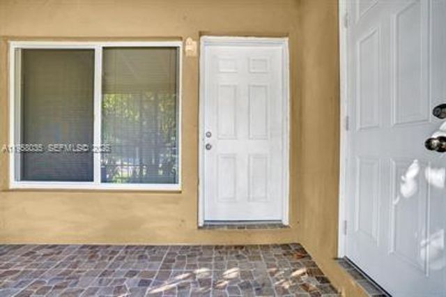 10430 NW 5th Ave, Miami, FL 33150