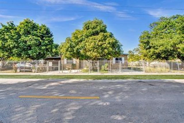 10430 NW 5th Ave, Miami, FL 33150