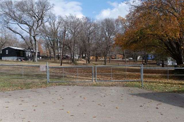 196 Scenic Drive, Mabank, TX 75156