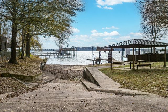 196 Scenic Drive, Mabank, TX 75156