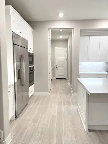 116 Scale, Irvine, CA 92618