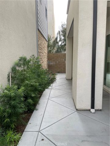 116 Scale, Irvine, CA 92618