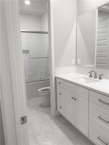 116 Scale, Irvine, CA 92618