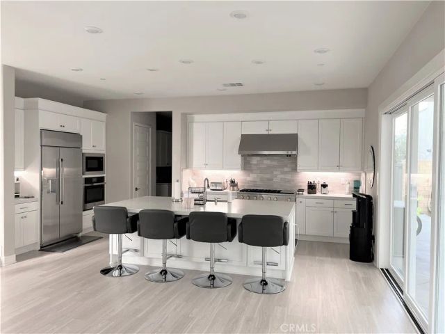 116 Scale, Irvine, CA 92618