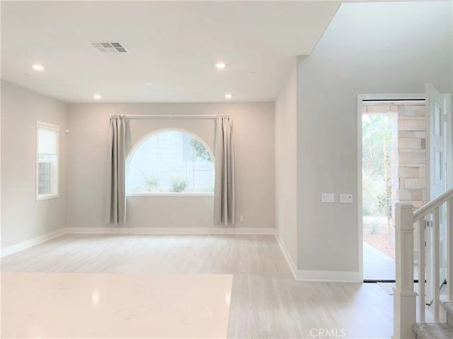 116 Scale, Irvine, CA 92618