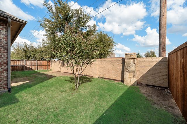 221 Bluefinch Drive, Little Elm, TX 75068