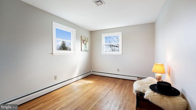 50 HICKORY LN, Chalfont, PA 18914