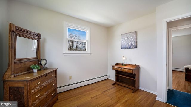 50 HICKORY LN, Chalfont, PA 18914