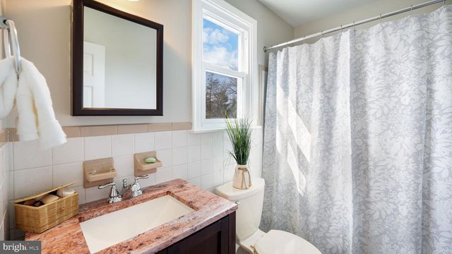 50 HICKORY LN, Chalfont, PA 18914