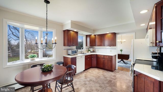 50 HICKORY LN, Chalfont, PA 18914